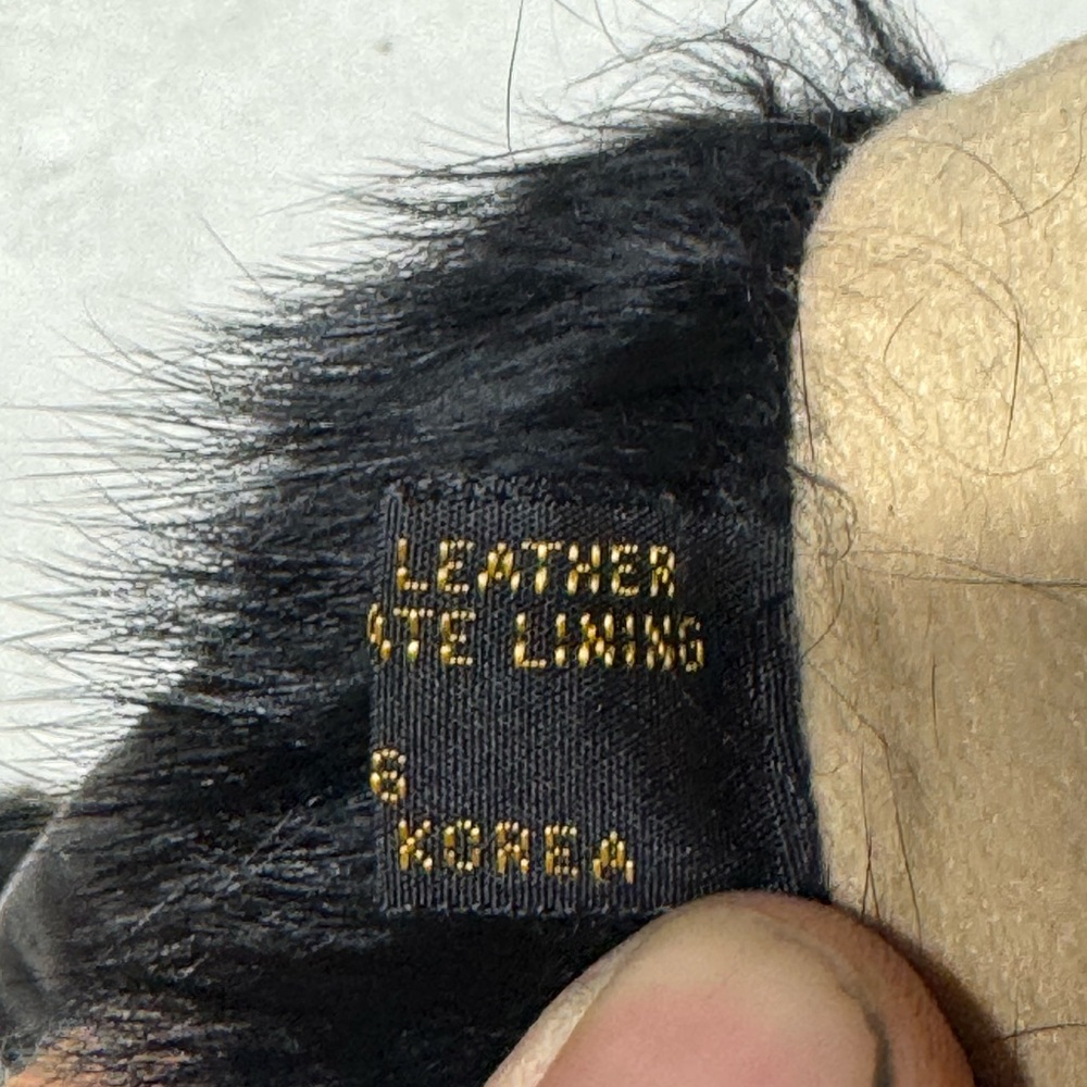 ladies black leather Gloves with fur trim - Picture 5 of 5